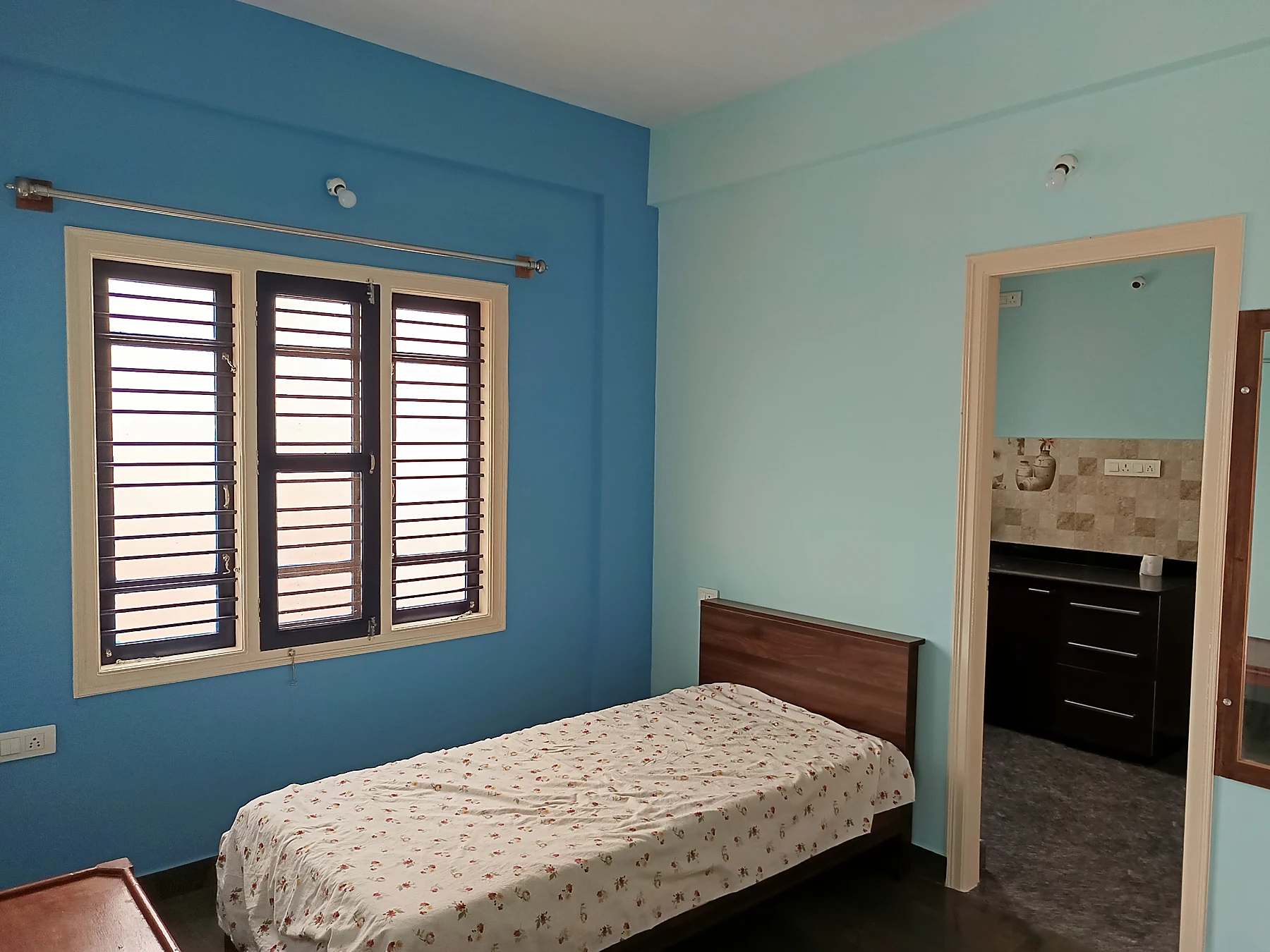 Residential building renovation — original site photograph 3
