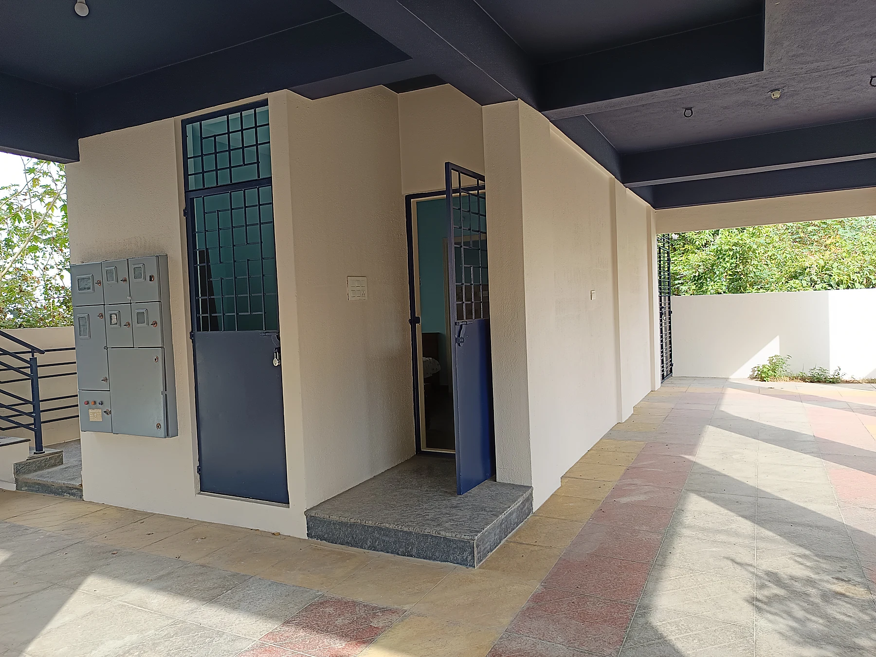 Residential building renovation — original site photograph 4